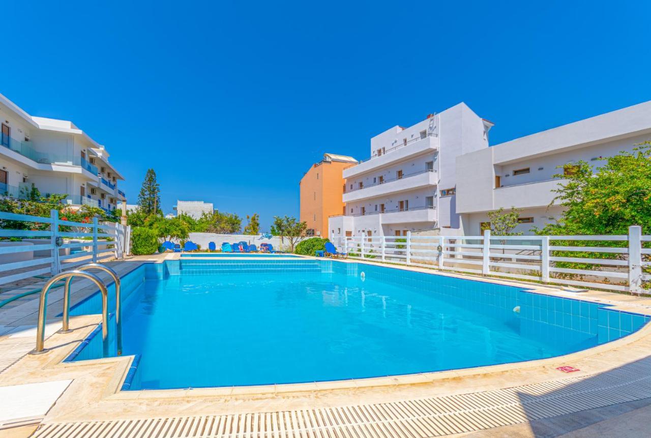 Athina Inn Херсонісос Екстер'єр фото