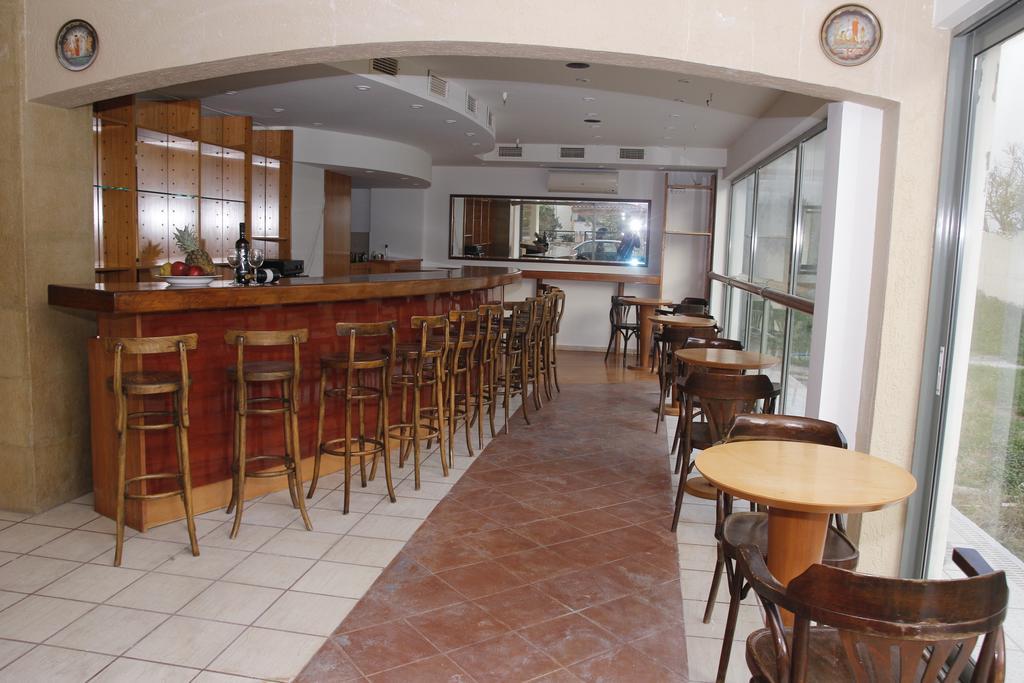 Athina Inn Херсонісос Екстер'єр фото